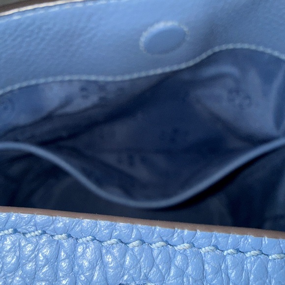 Tory Burch McGraw Bucket Crossbody - Picture 4 of 10